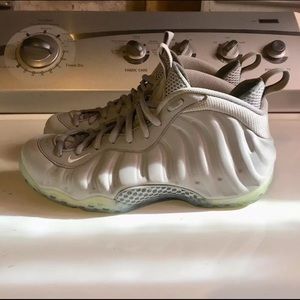 Nike Air Foamposite One PRM Cool Grey Suede